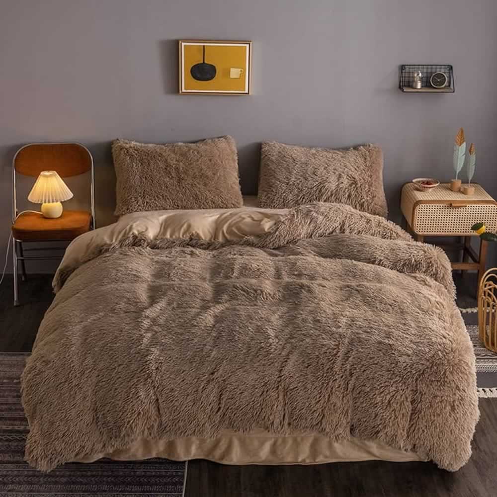 brown fluffy bed linen